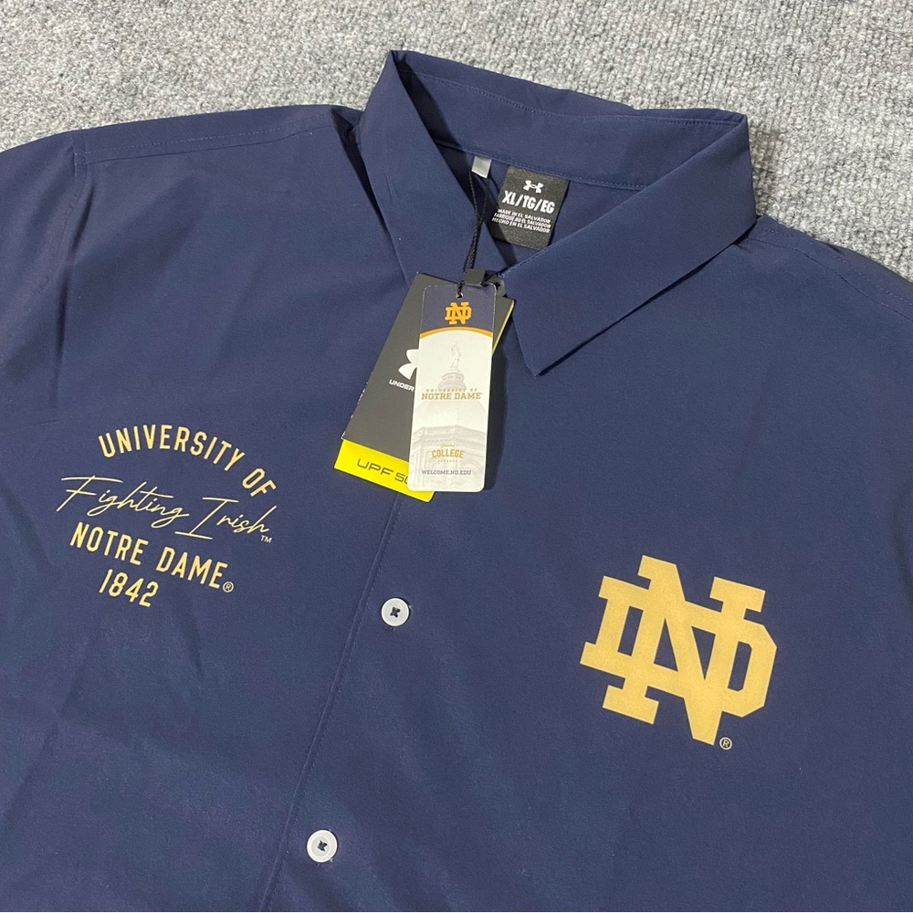 Under Armour Notre Dame Fighting Irish Mens XL Armourfuse Gameday Camp Shirt NWT